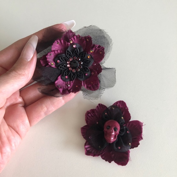 NEW Tarina Tarantino Burgundy Purple Skull & Swarovski Crystal Hair Barrettes